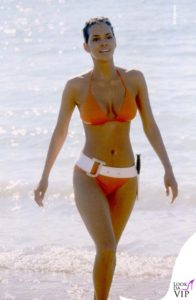 Halle Berry in La morte può attendere (2002)