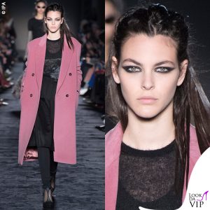 Vittoria Ceretti sfila per Max Mara FW 18-19