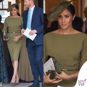 Meghan Markle, abito Ralph Lauren cappello Stephen Jones