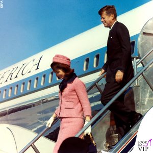 22 novembre 1963 - con il tailleur Chanel a Dallas, nel giorno dell'assassinio di JFK