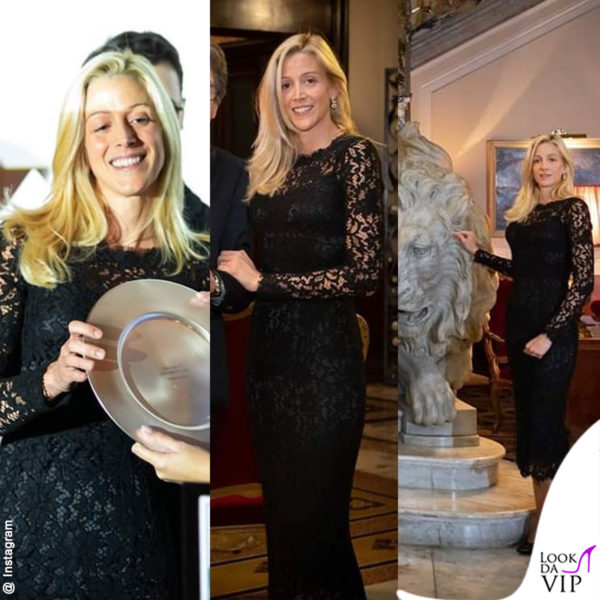 Olivia Paladino all'Hotel Plaza con un abito in pizzo nero Dolce Gabbbana