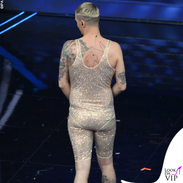 La tuta lurex di Gucci? No, il dettaglio di Achille Lauro sono le maniglie dell'amore
