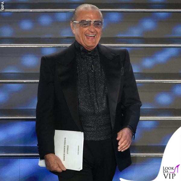 La camicia tutta lustrini di Tony Renis è brillantissima