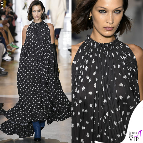 Bella Hadid alla Paris Fashion Week 2020 in passerella con un abito Lanvin