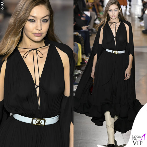 Gigi Hadid alla Paris Fashion Week 2020 sfila con un abito Lanvin