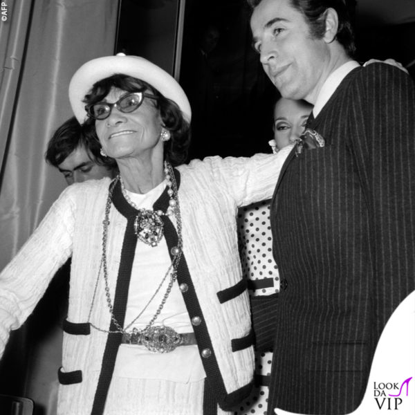 Coco Chanel e il ballerino Jacques Chazot a Parigi nel 1958