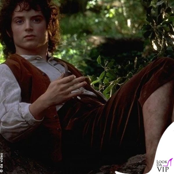 I pantaloni degli hobbit sono corti per "accorciare" visivamente la gamba degli attori