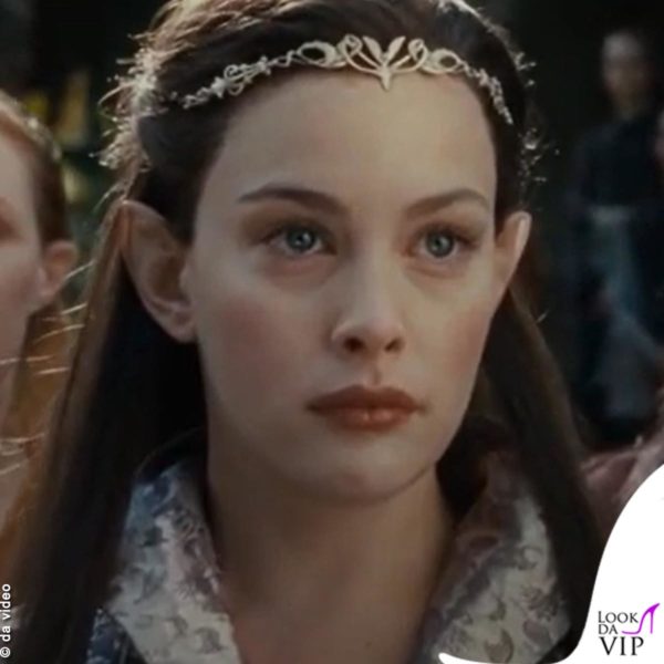 Il diadema della principessa Arwen è stato realizzato con pezzi di recupero poco prima dell'inizio delle riprese...