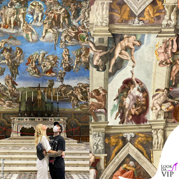 Ecco le foto che hanno scatenato la polemica, scattate all'interno della Cappella Sistina: sulla destra Dio tocca il dito di Adamo, un particolare del Giudizio Universale