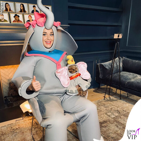 Katy con il costume da Dumbo