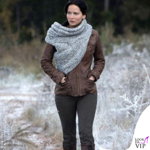 La particolare sciarpa è stata realizzata per Katniss Everdeen da Maria Dora