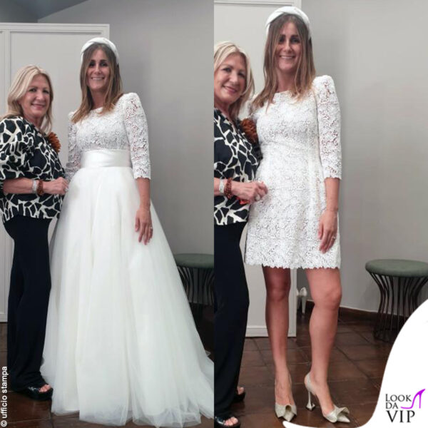 La sposa durante le prove d'abito con Pinella Passaro, la stilista che ha disegnato il vestito trasformista