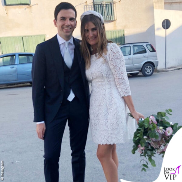 Tolta la gonna, Sarah Balivo è rimasta col minidress in macramé
