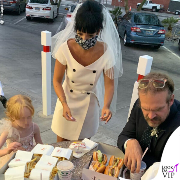 per la sposa abito Dior e cena al fast food