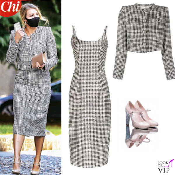 Barbara Berlusconi ha indossato un completo Alessandra Rich composto da abito e giacca con motivo pied de poule,  scarpe Miu Miu