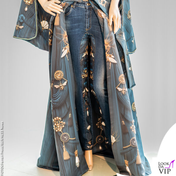 Completano il look i jeans McQueen limited edition