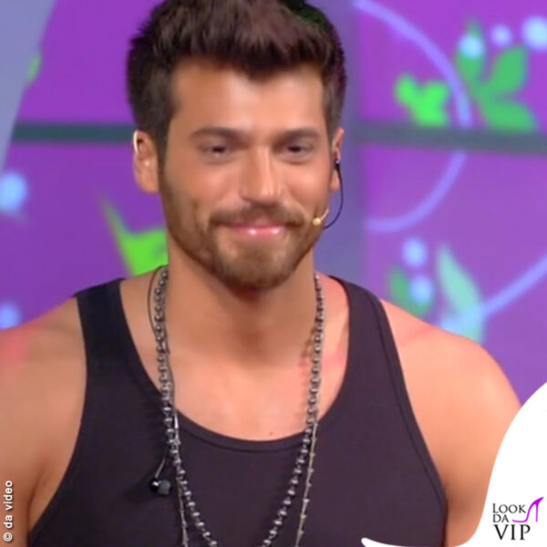 Can Yaman si è goduto l'applauso del pubblico