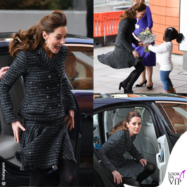 alcuni dei look di Kate nel 2020 - a gennaio il vento le scompiglia la gonna durante la visita in un ospedale londinese 