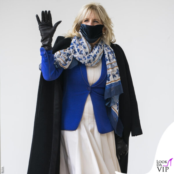 La First Lady saluta i presenti