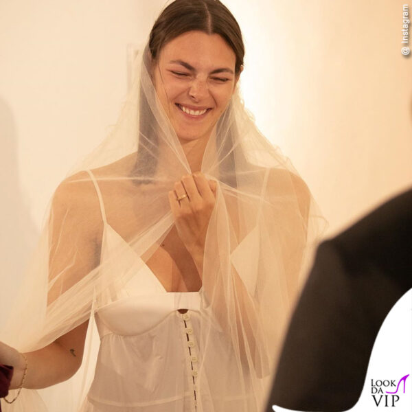 Vittoria con l'abito più importante, quello da sposa