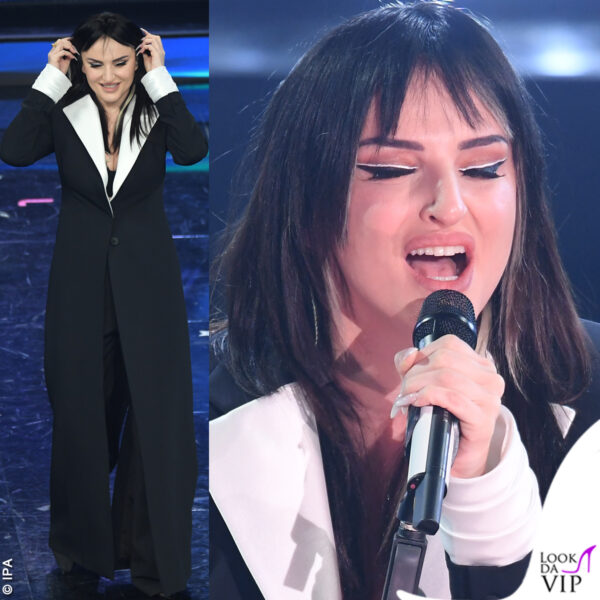 Arisa abbina il make up al black and white dell'outfit sartoriale Atelier Emè