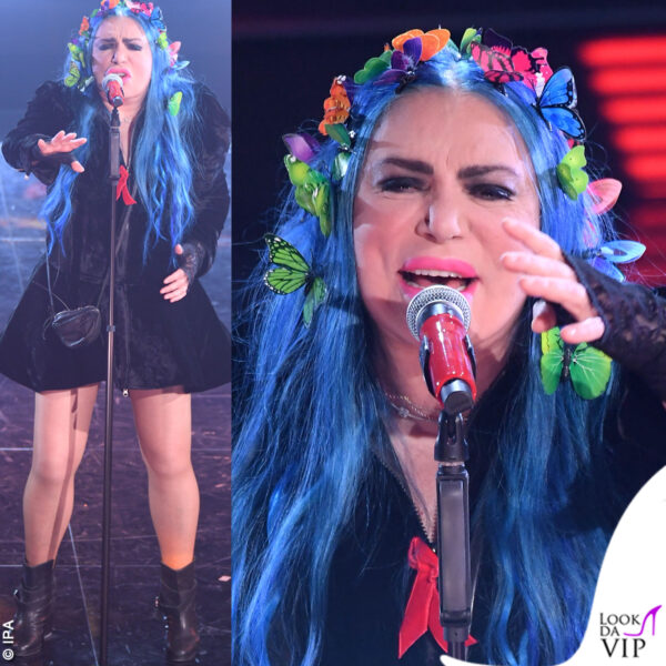 Tra i capelli blu di Loredana Berte  una miriade di farfalle colorate (outfit Gianluca Saitto)