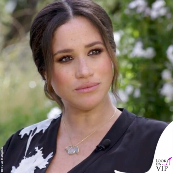 Meghan assorta durante l'intervista