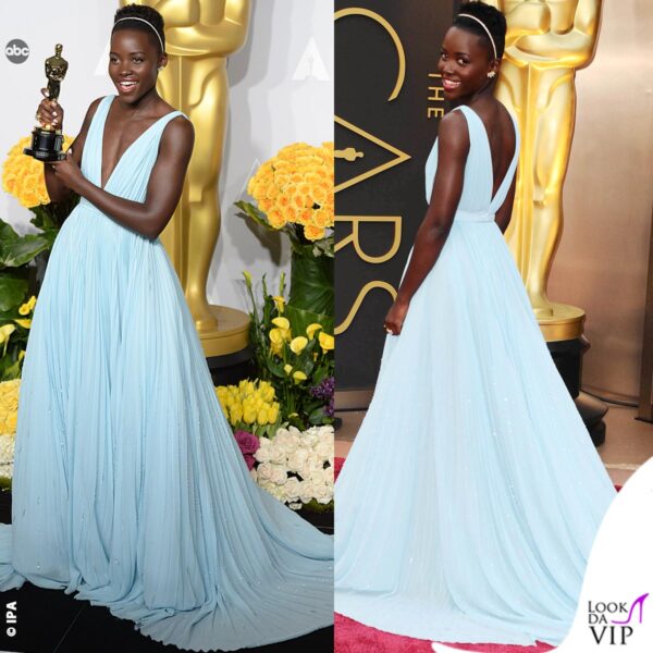 Oscar 2014: Lupita Nyong'o che volteggia sul red carpet con lo svolazzante abito plissé Prada è una delle immagini più iconiche degli ultimi anni