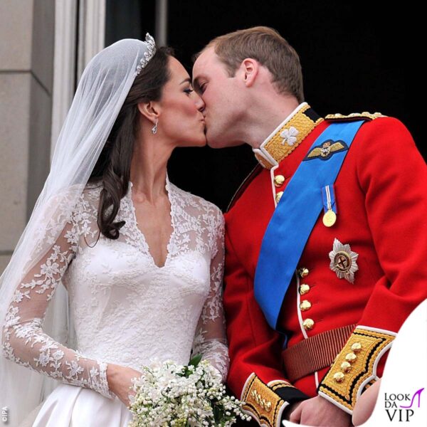 il famoso bacio sul balcone di Buckingham Palace 