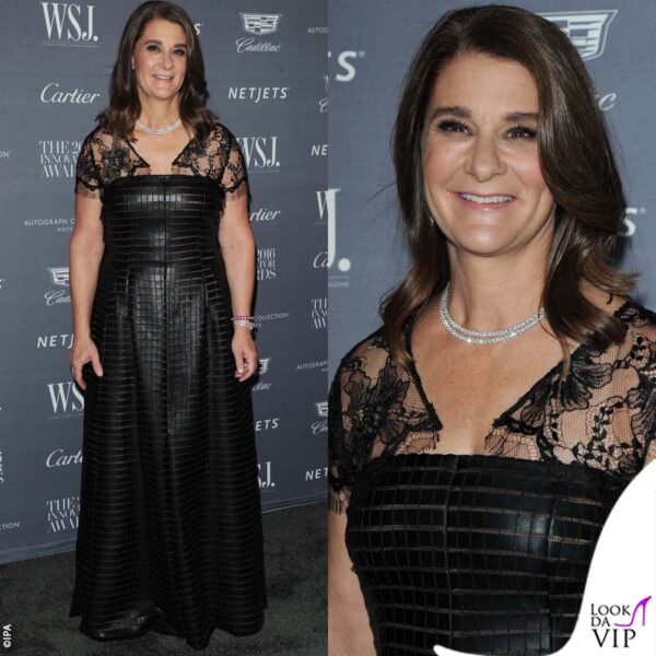al WSJ Magazine Innovator Awards nel 2016 con un abito in pelle e pizzo, accessoriato con gioielli di diamanti e rubini 