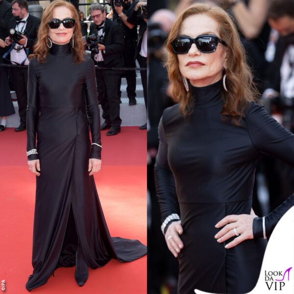 Isabelle Huppert con un outfit Balenciaga e gioielli Chopard 
