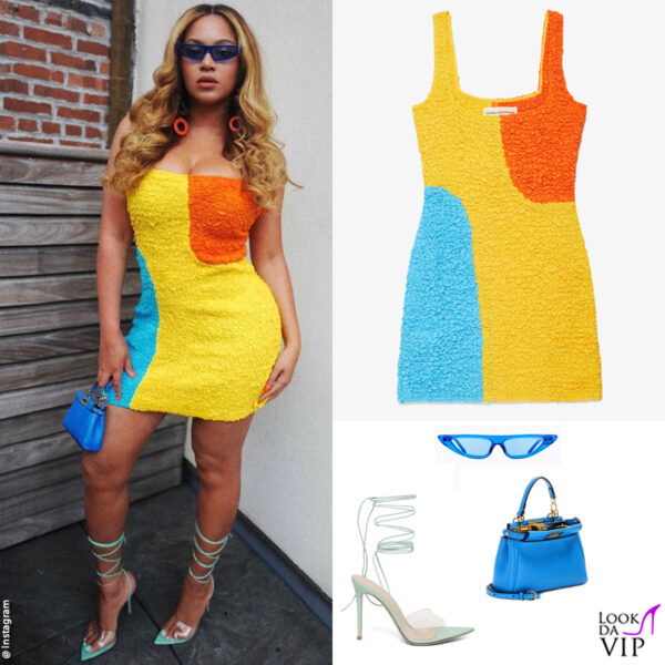 per Beyoncé abito Mara Hoffman, occhiali Poppy Lissiman, borsa Fendi, sandali Gianvito Rossi 