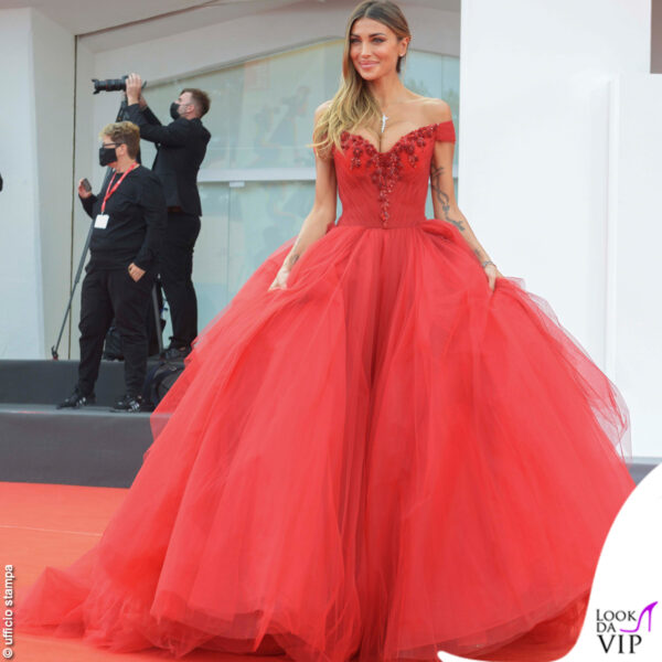 Cristina Buccino con un abito Pronovias