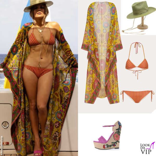 bikini e vestaglia Valentino, sandali Gucci, cappello Nick Fouquet 