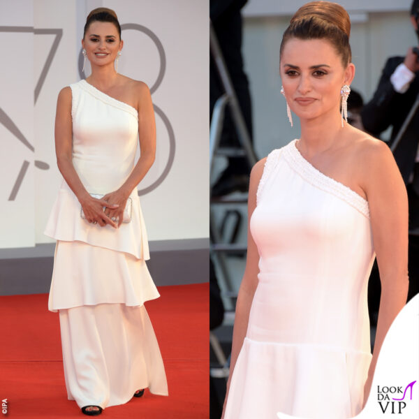 Penelope Cruz in Chanel 