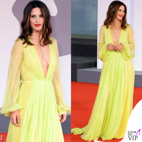 Valentina Cervi in Valentino 