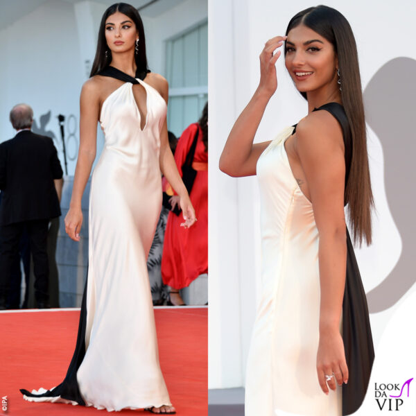 Elisa Maino con un vestito Redemption, gioielli Pasquale Bruni e sandali René Caovilla 