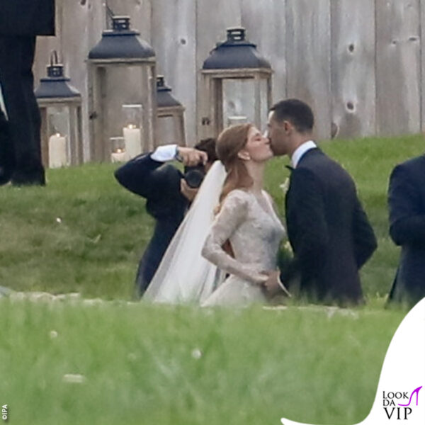un bacio tra Jennifer e Nayel, immortalato dal fotografo 