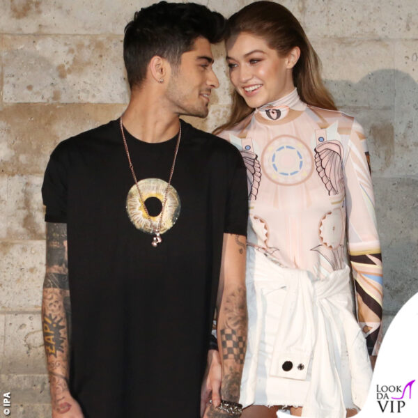 La storia tra Zayn e Gigi è iniziata nel 2015: ecco i due innamoratissimi a Parigi, alla sfilata Givenchy nel 2016