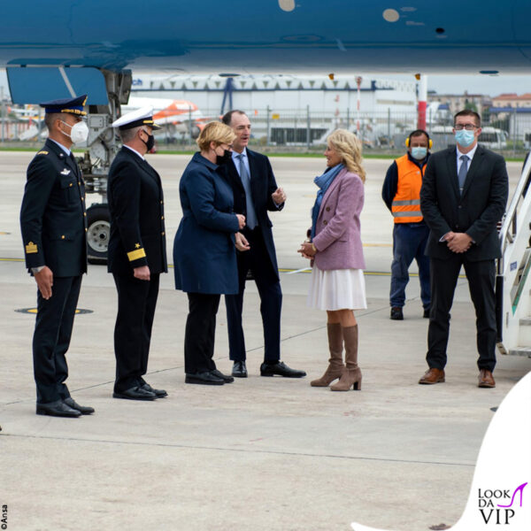 Dopo Roma, Jill Biden si è spostata a Napoli, dove ha visitato la base militare americana 