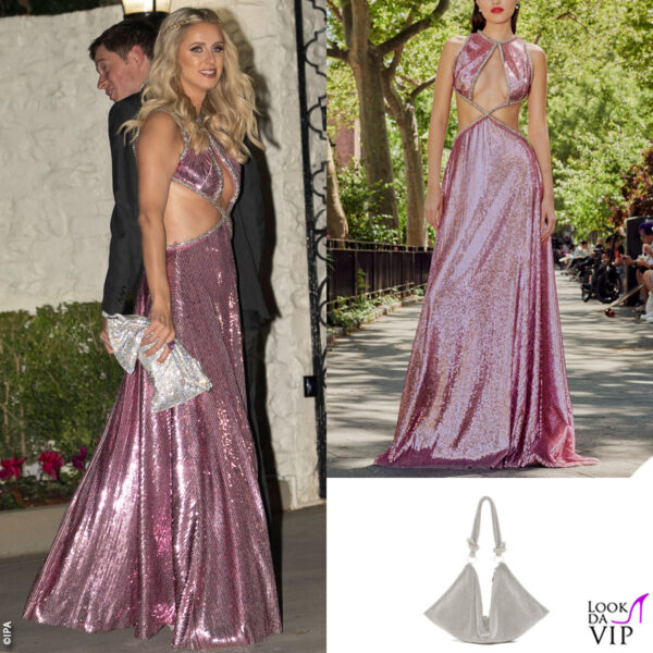 sensualità per Nicky Hilton, che mostra scorci di pelle tra le paillettes dell'abito Prabal Gurung, abbinato a una borsa Cult Gaia 