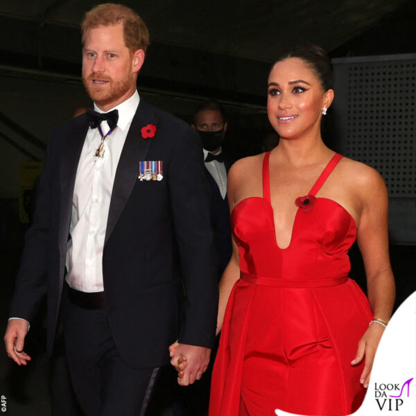 Harry e Meghan, mano nella mano, sono apparsi più affiatati che mai 