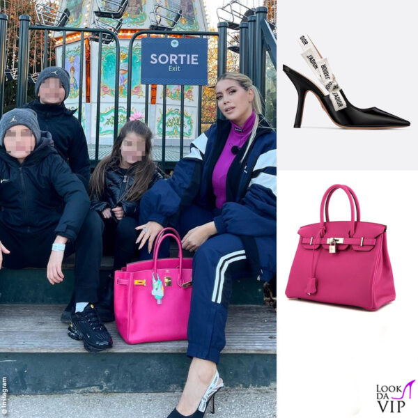 con i figli, una Birkin di Hermès fucsia e le pump Dior 