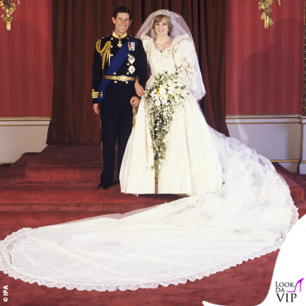 8 - L'abito che Lady Diana ha indossato per le nozze con il principe Carlo ha fatto la storia
