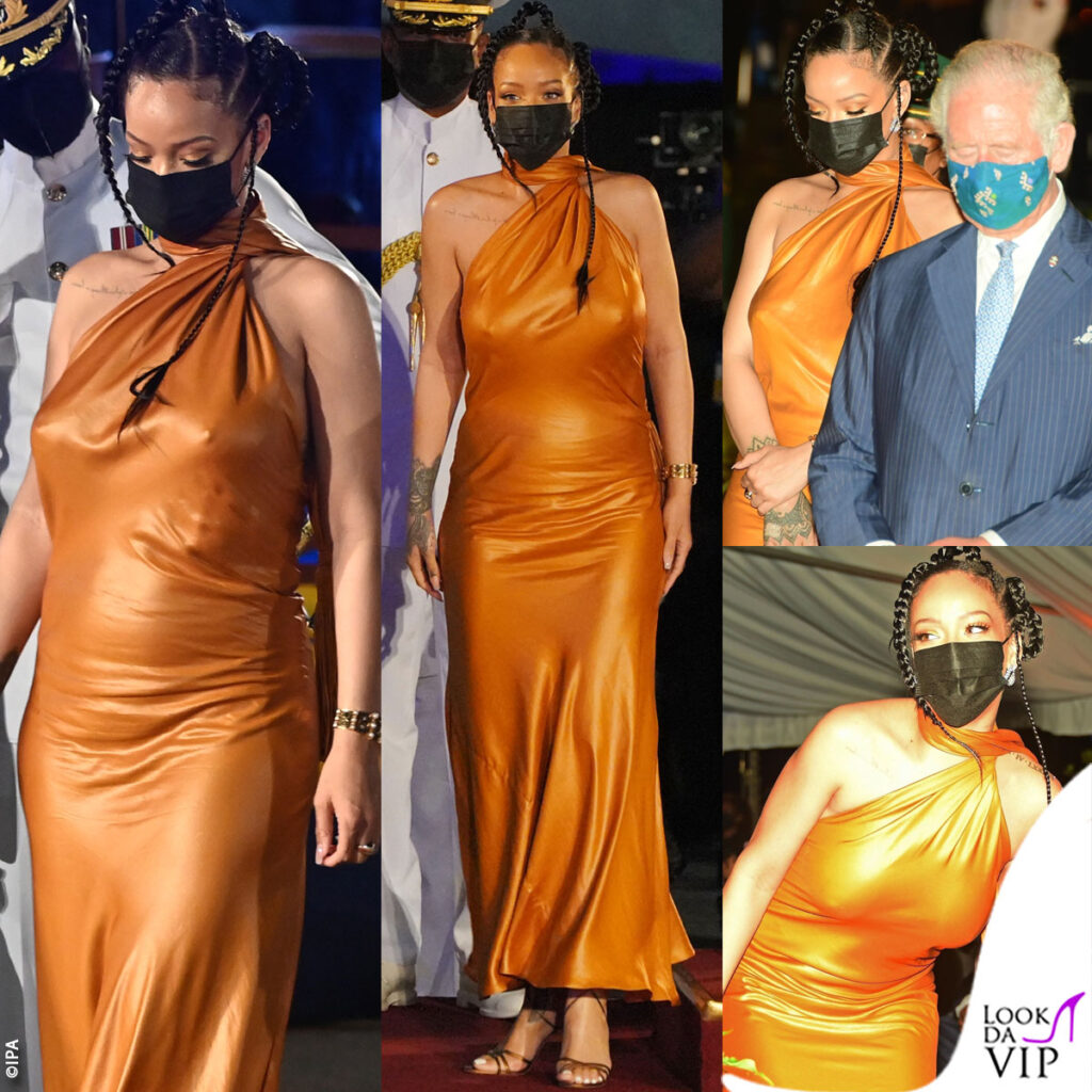 rihanna premiata come eroe nazionale di barbados fa parlare per il look