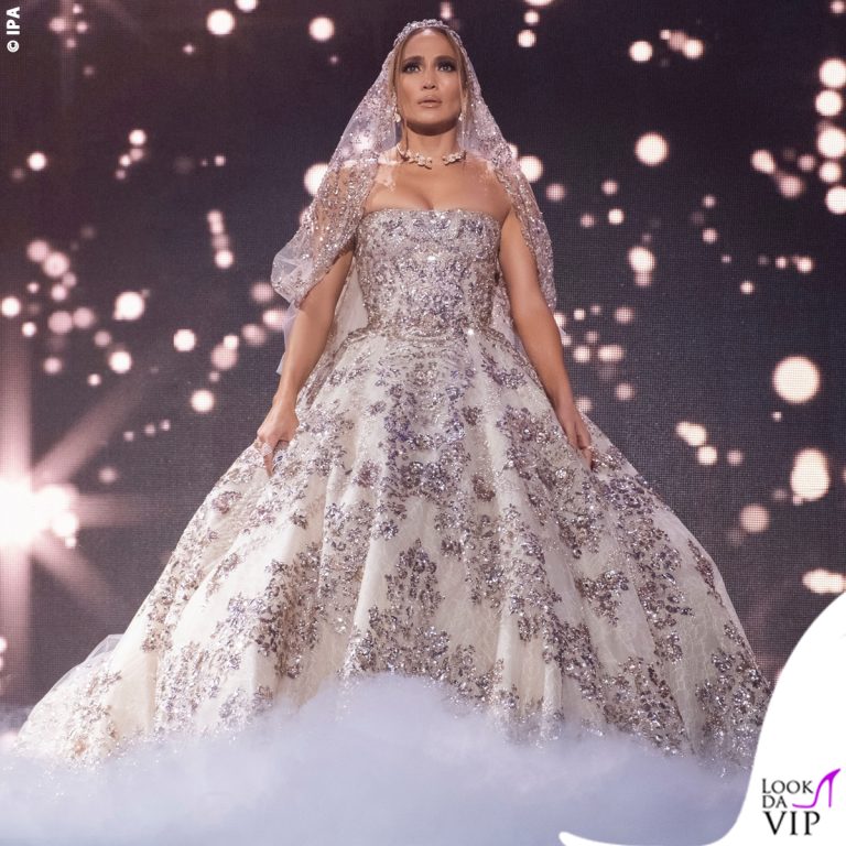 Jennifer Lopez Marry Me Sposami abito Zuahir Murad gioielli Pasquale Bruni