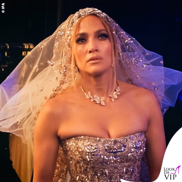 "Marry Me - Sposami" è una moderna storia d’amore, che parla di celebrità, matrimonio e social media