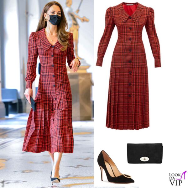 abito Alessandra Rich, borsa Mulberry e pump Jennifer Chamandi a un altro evento ufficiale 