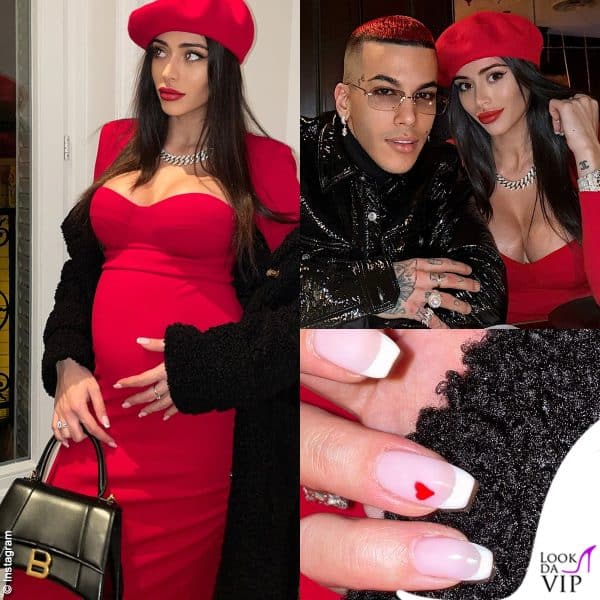 La coppia ha trascorso San Valentino a Parigi e la modella ha sfoggiato un cuore sulla manicure (borsa Balenciaga) 