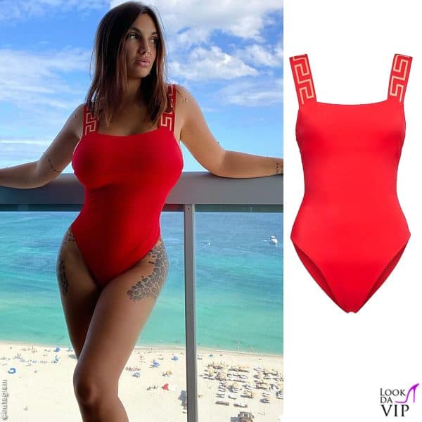 Elettra Lamborghini prima del rinnovamento del look (costume Versace)